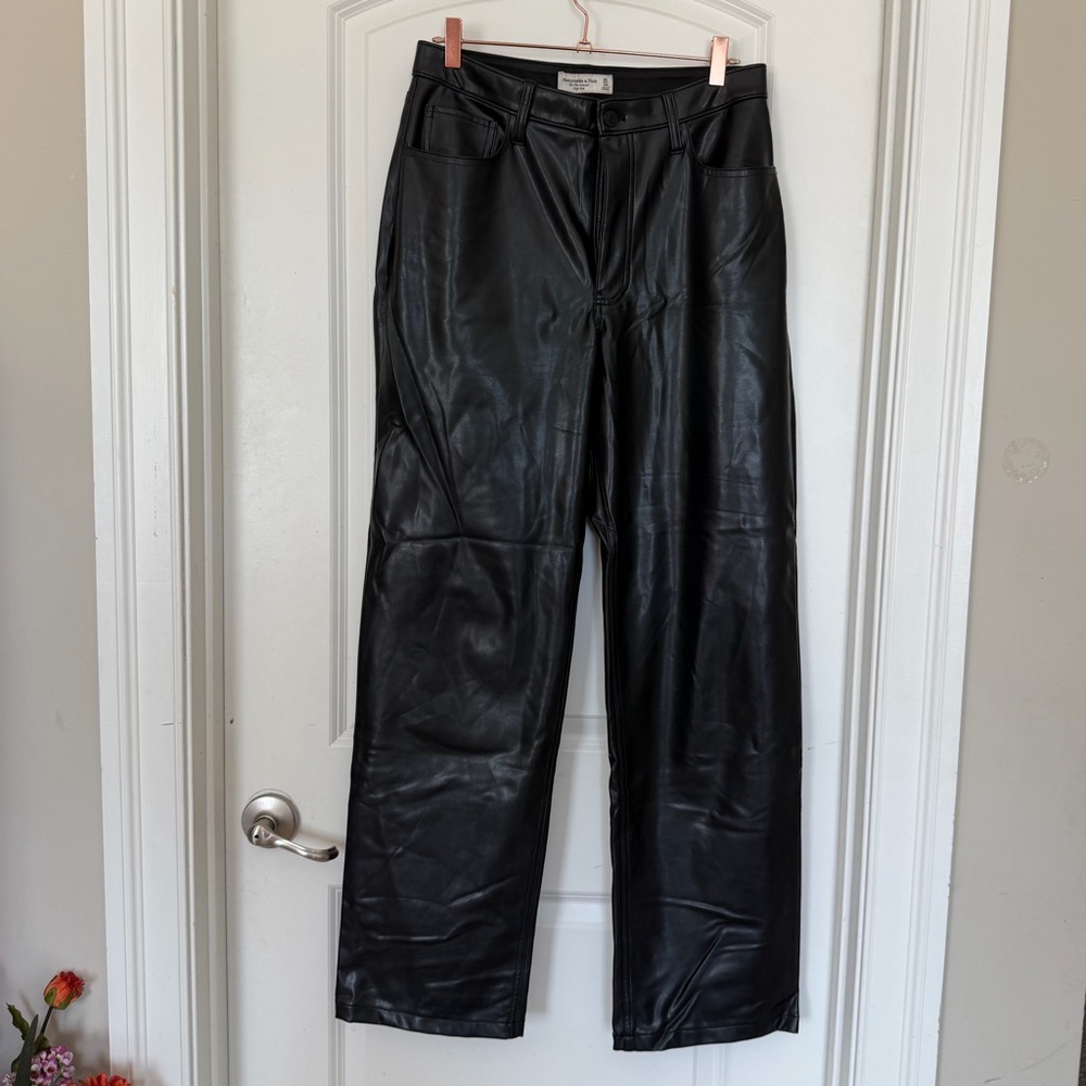 Abercrombie & Fitch 90's Relaxed High Rise Vegan Leather Pants